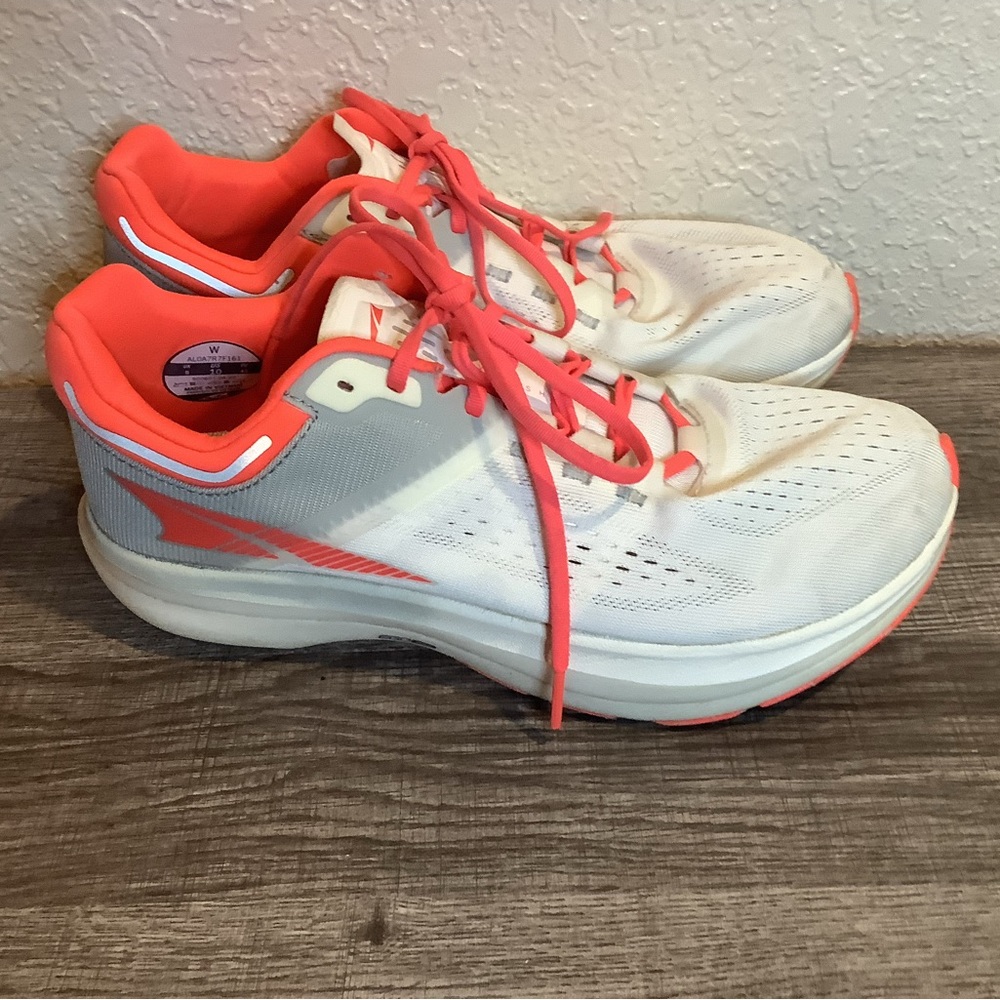 Altra Vanish Women's White and Coral Athletic Shoes